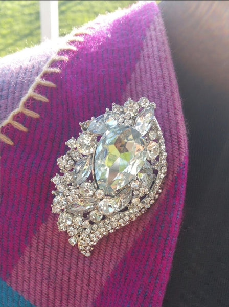 Rhinestone Leaf Style Brooch Pin